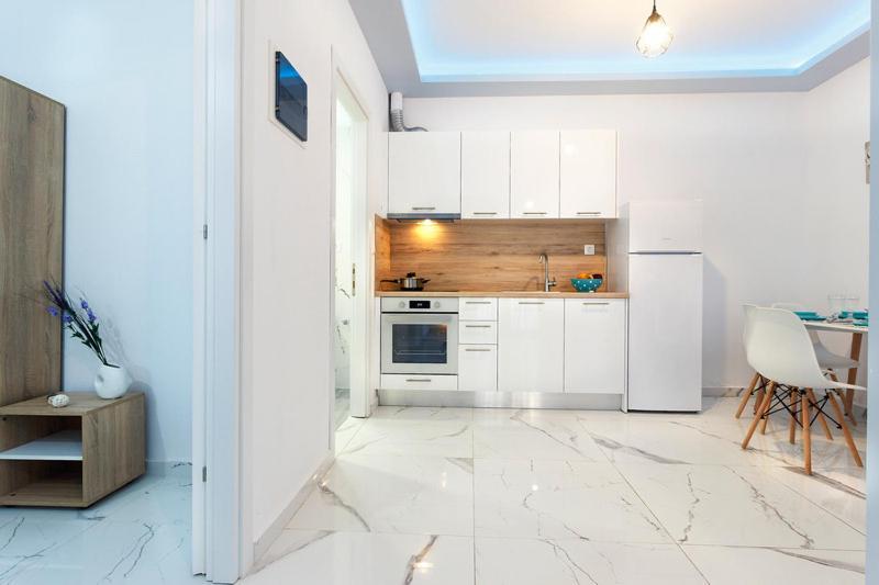 דירות פוליכרונו Nikogroup Plaza מראה חיצוני תמונה